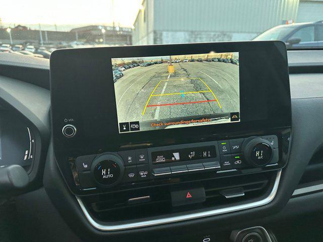 used 2025 Toyota Highlander car, priced at $40,397