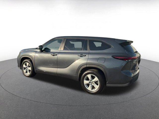 used 2025 Toyota Highlander car, priced at $34,499