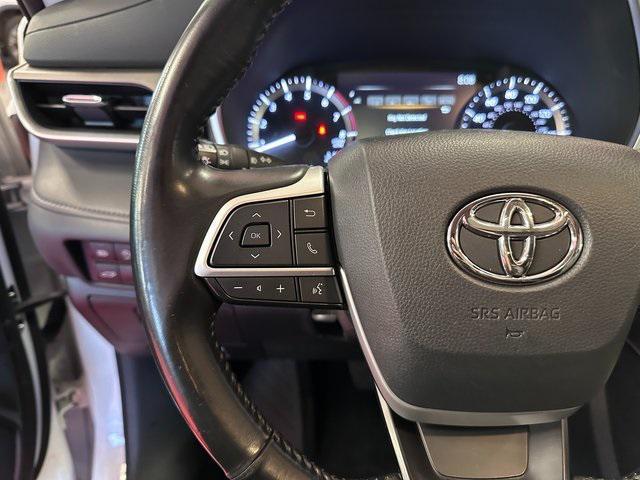 used 2023 Toyota Highlander car, priced at $35,995