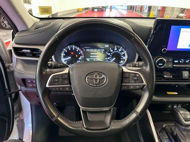 used 2023 Toyota Highlander car, priced at $35,995