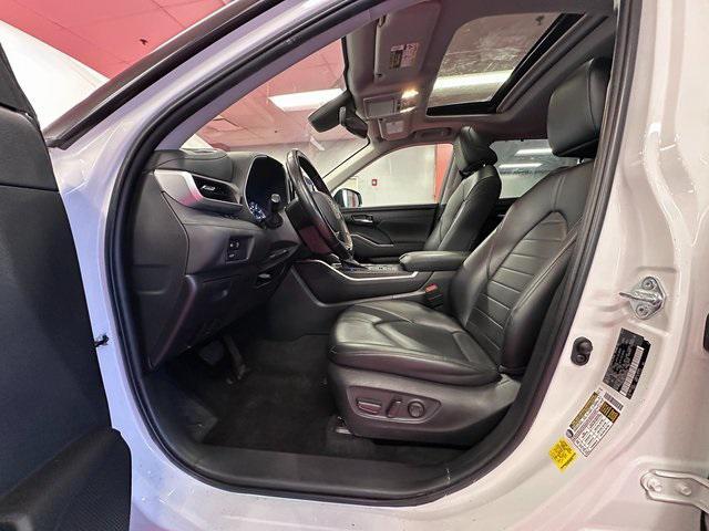 used 2023 Toyota Highlander car, priced at $35,995