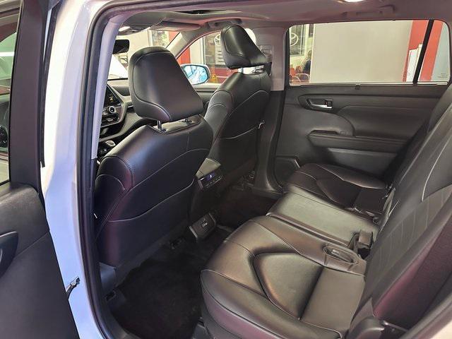 used 2023 Toyota Highlander car, priced at $35,995