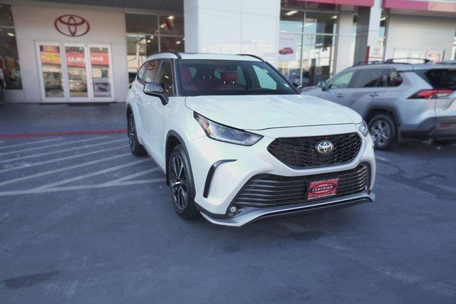 used 2022 Toyota Highlander car, priced at $36,995