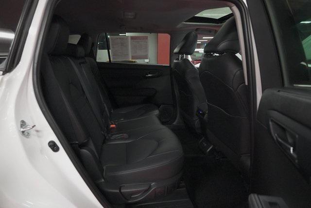 used 2022 Toyota Highlander car, priced at $37,995