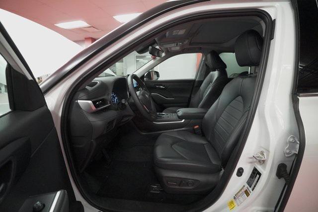 used 2022 Toyota Highlander car, priced at $37,995