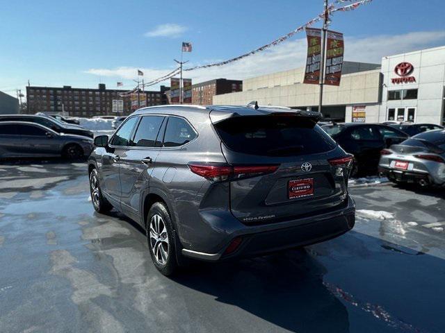 used 2021 Toyota Highlander car, priced at $29,995
