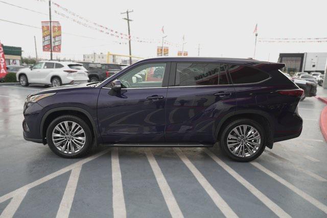 used 2023 Toyota Highlander car, priced at $39,995