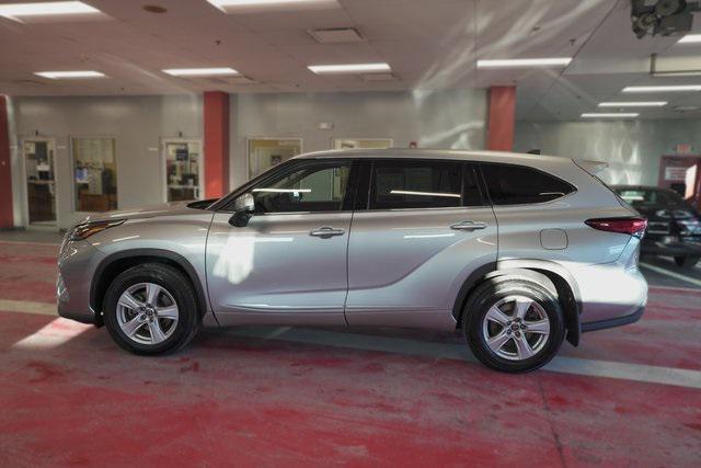 used 2022 Toyota Highlander car, priced at $29,995