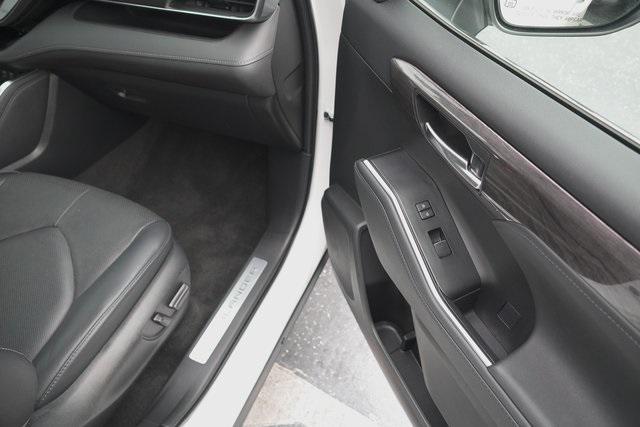 used 2023 Toyota Highlander car, priced at $39,995