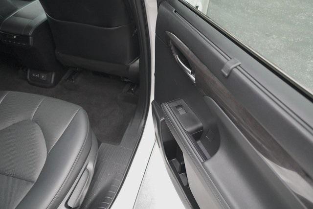 used 2023 Toyota Highlander car, priced at $39,995