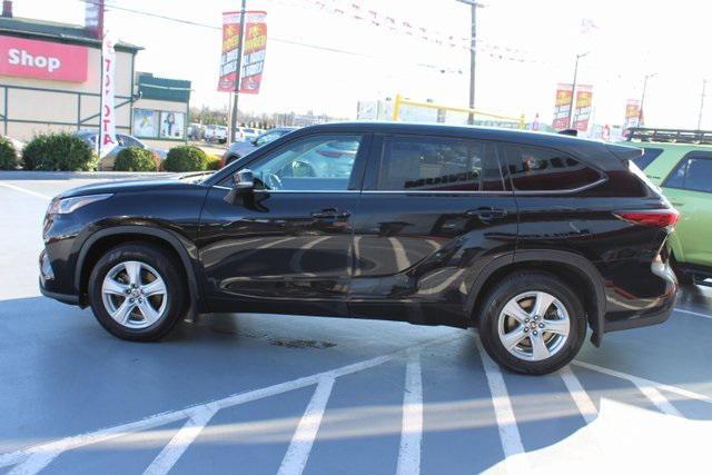 used 2021 Toyota Highlander car, priced at $29,995