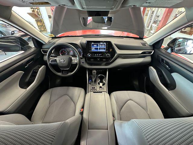 used 2021 Toyota Highlander car, priced at $29,995