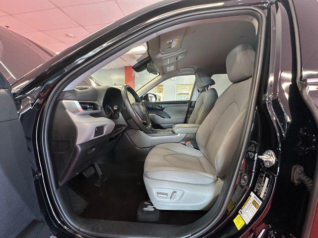 used 2021 Toyota Highlander car, priced at $29,995