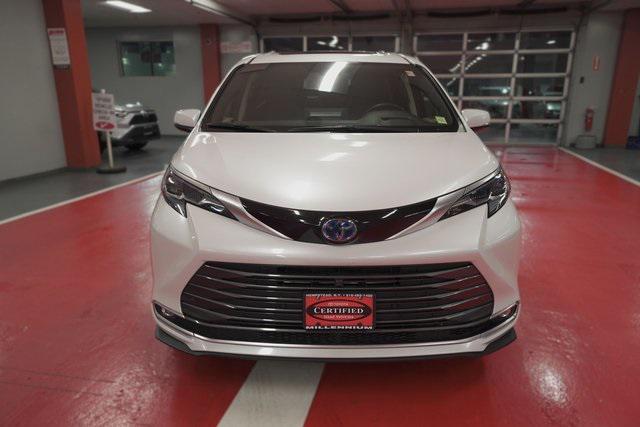 used 2024 Toyota Sienna car, priced at $51,995