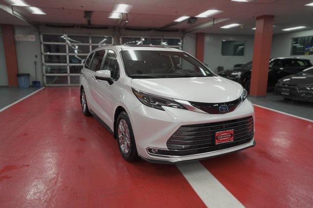used 2024 Toyota Sienna car, priced at $51,995