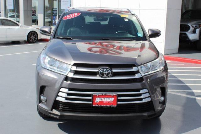 used 2019 Toyota Highlander car, priced at $25,995