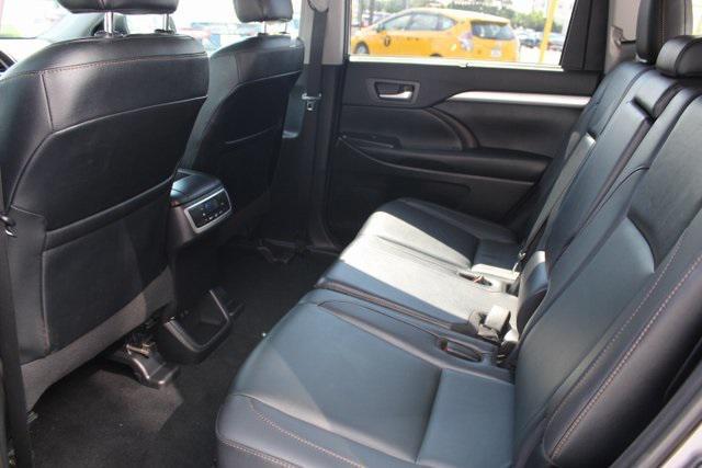 used 2019 Toyota Highlander car, priced at $25,995