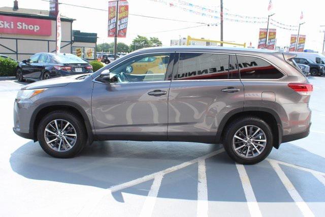 used 2019 Toyota Highlander car, priced at $25,995