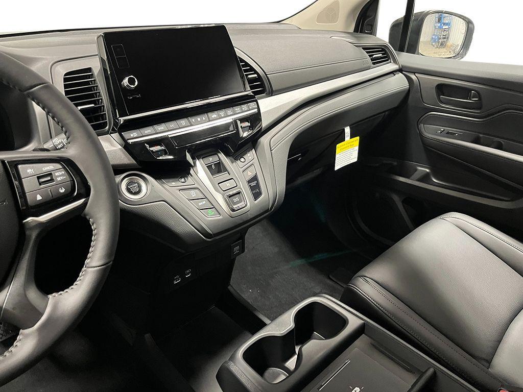 new 2026 Honda Odyssey car, priced at $44,290