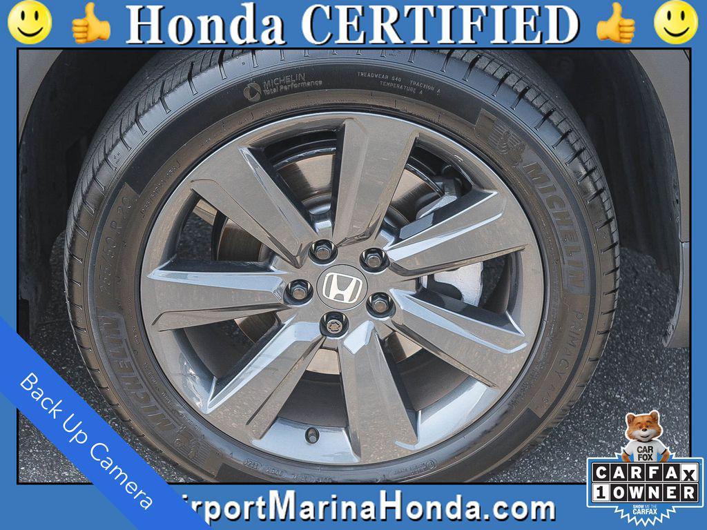 used 2025 Honda Pilot car, priced at $37,200