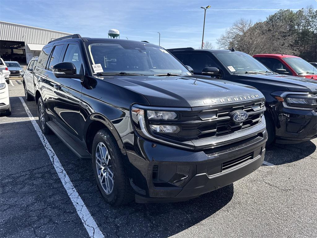 used 2025 Ford Expedition car, priced at $60,889
