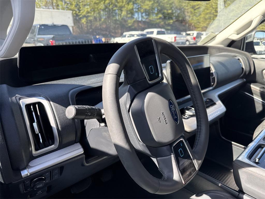 used 2025 Ford Expedition car, priced at $60,889