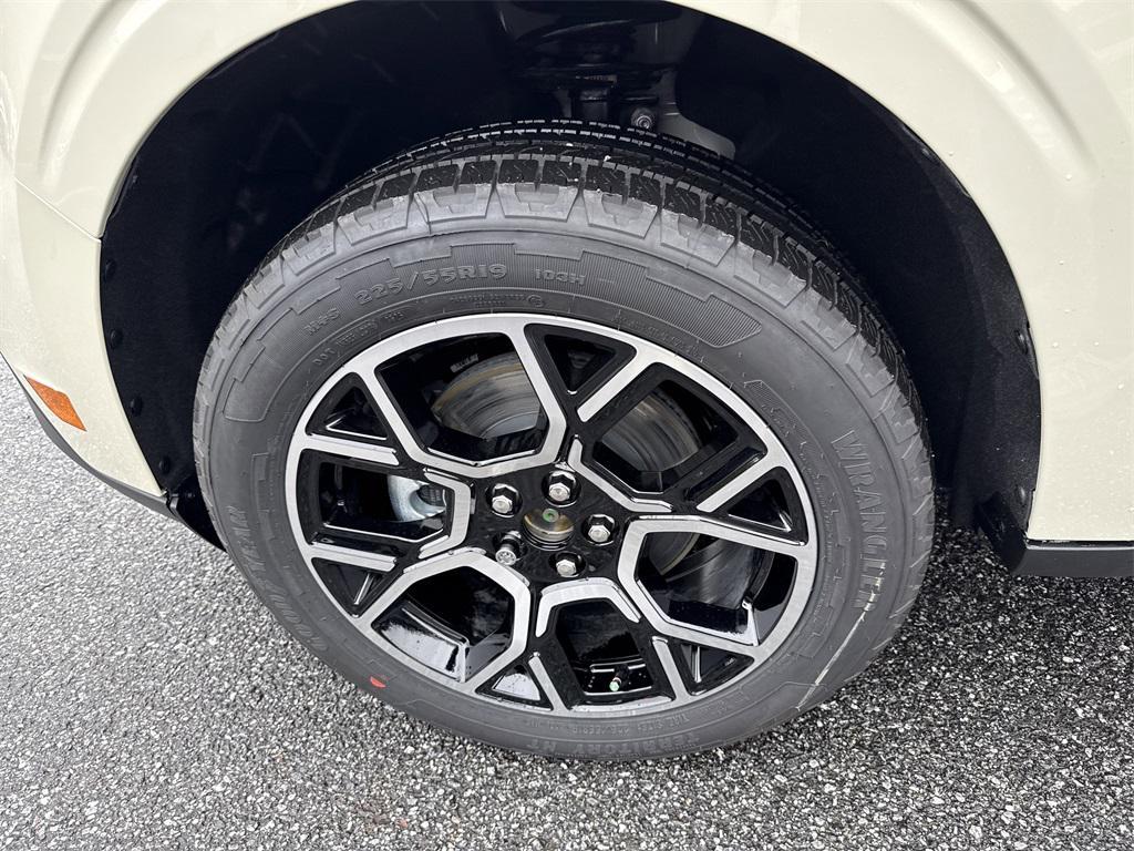 new 2025 Ford Maverick car, priced at $38,300