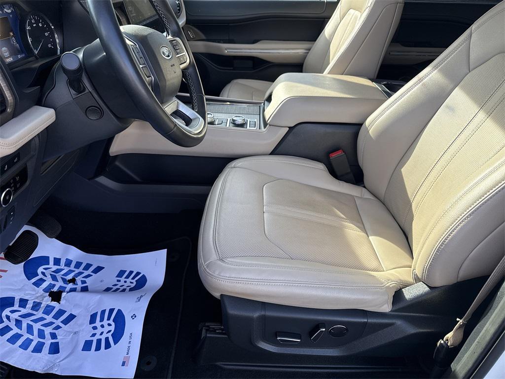 used 2024 Ford Expedition car, priced at $46,928