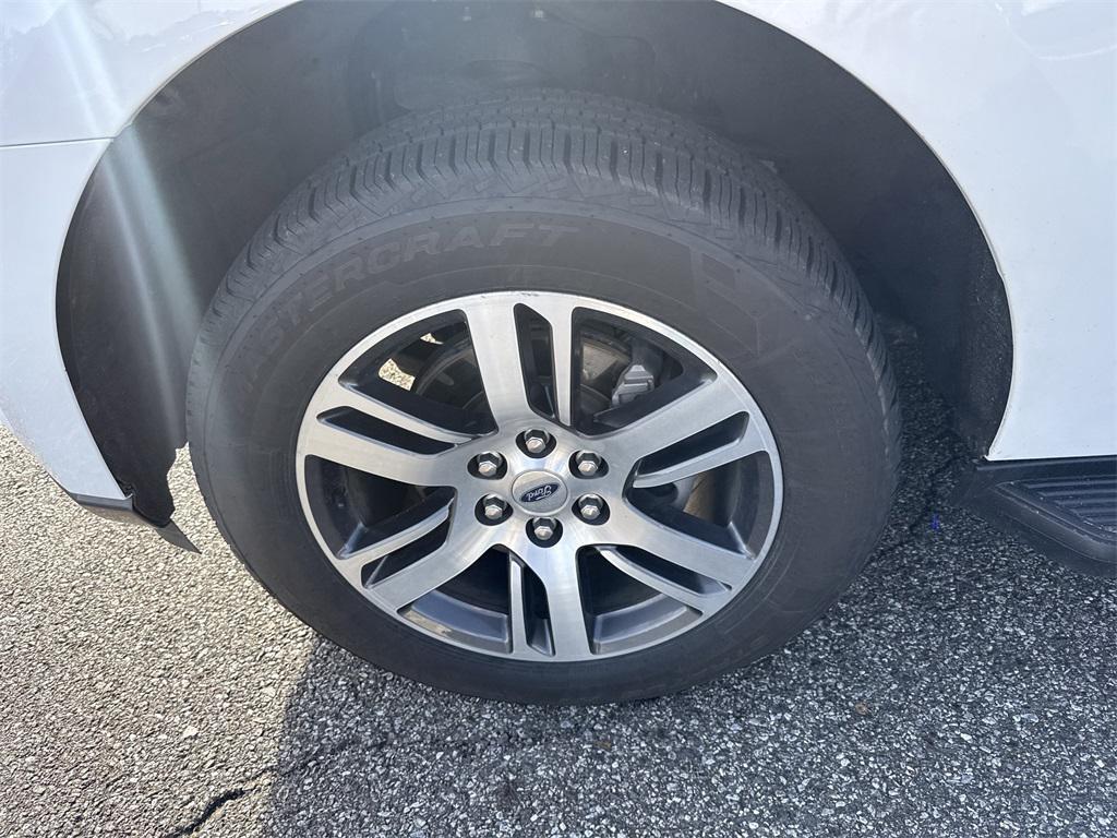 used 2024 Ford Expedition car, priced at $46,928