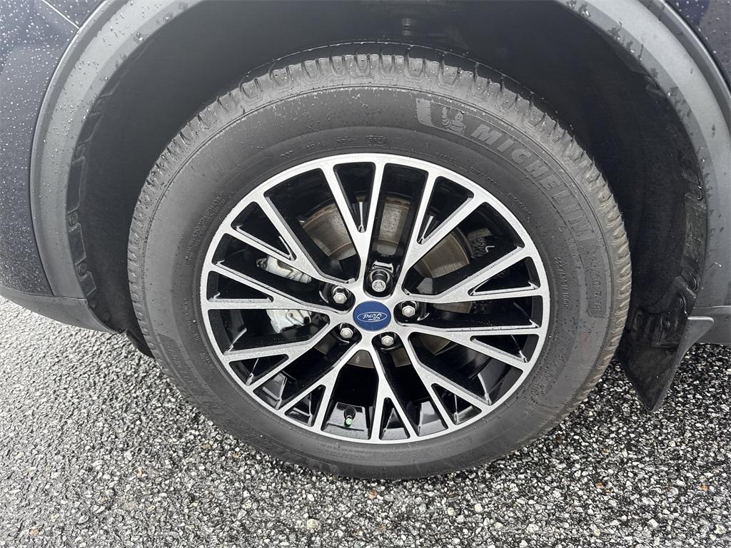 used 2021 Ford Escape car, priced at $18,494