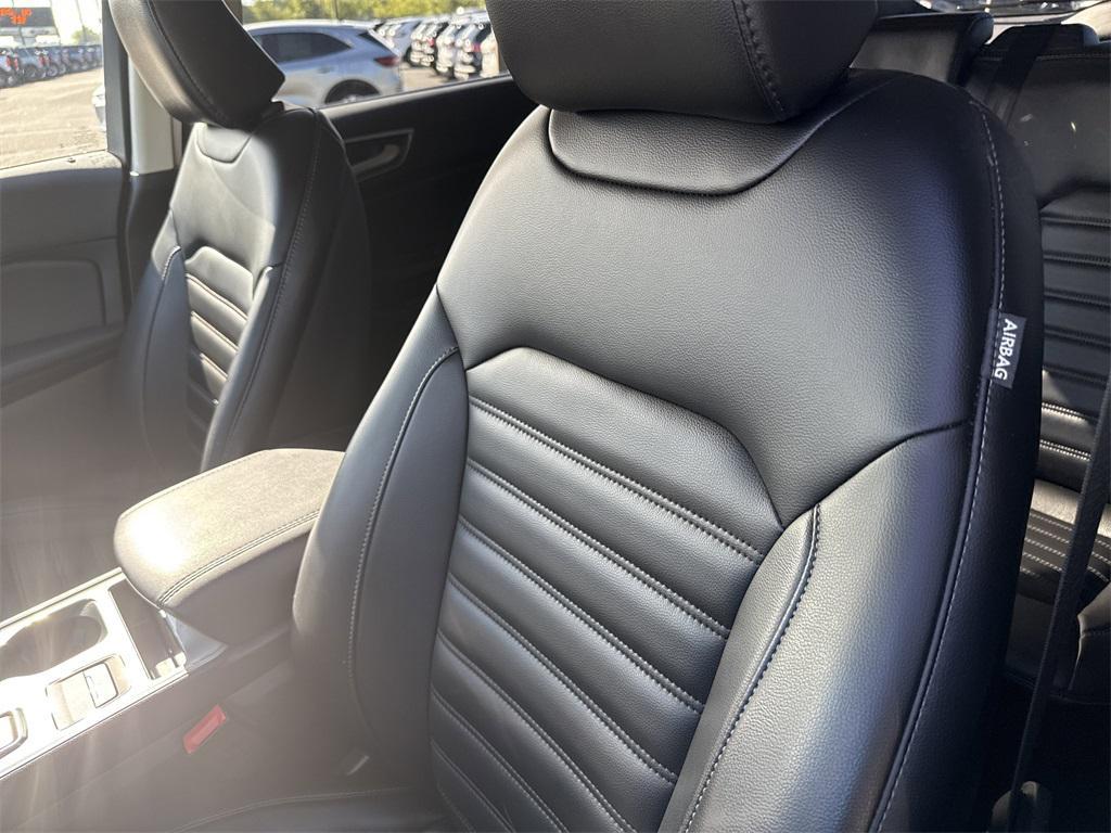 used 2024 Ford Edge car, priced at $24,325