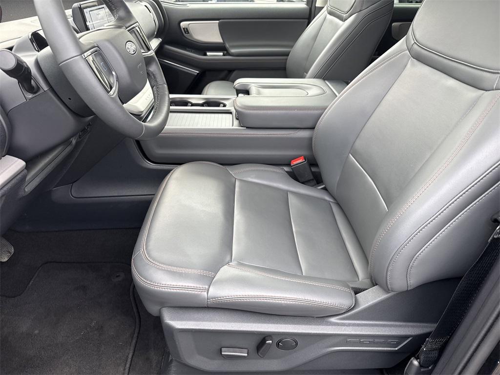 used 2025 Ford Expedition car, priced at $61,928