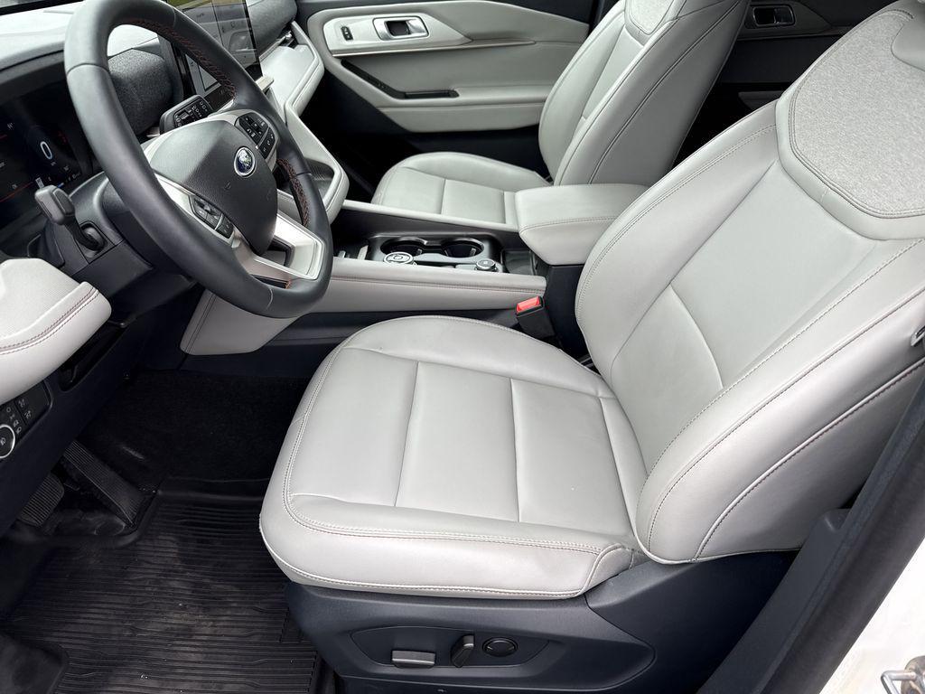 used 2025 Ford Explorer car, priced at $37,499
