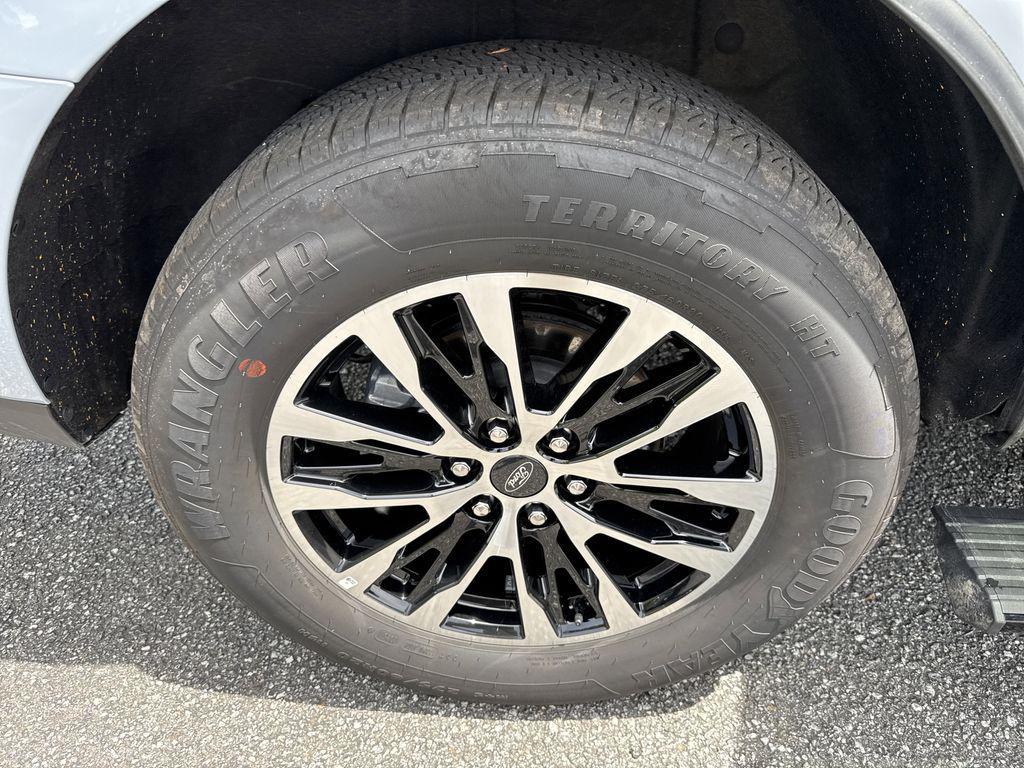 used 2025 Ford Expedition car, priced at $67,440