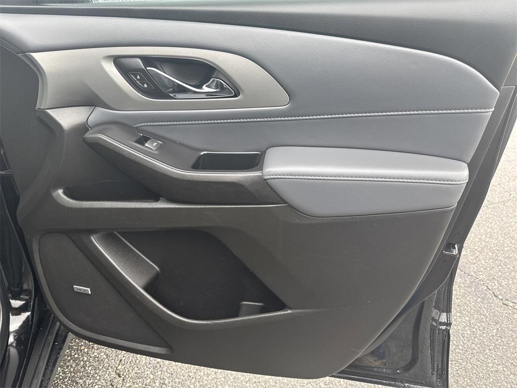 used 2021 Chevrolet Traverse car, priced at $21,949