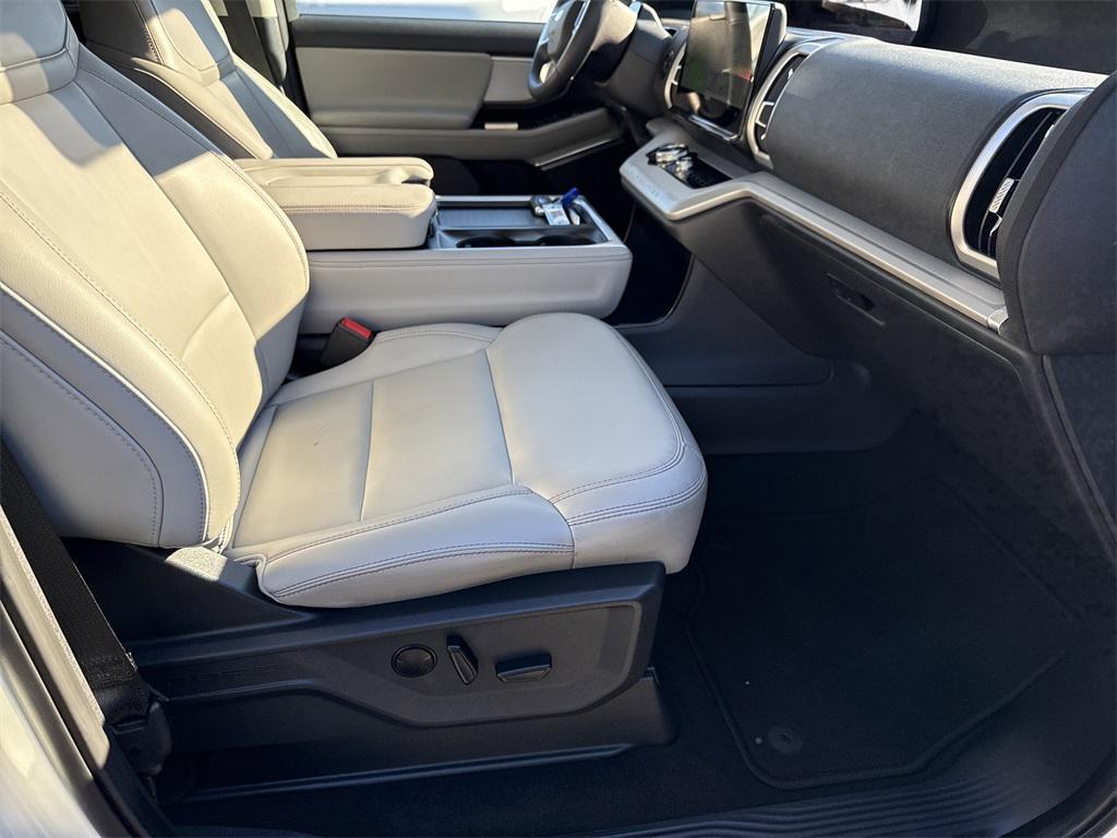 used 2025 Ford Expedition car, priced at $59,928