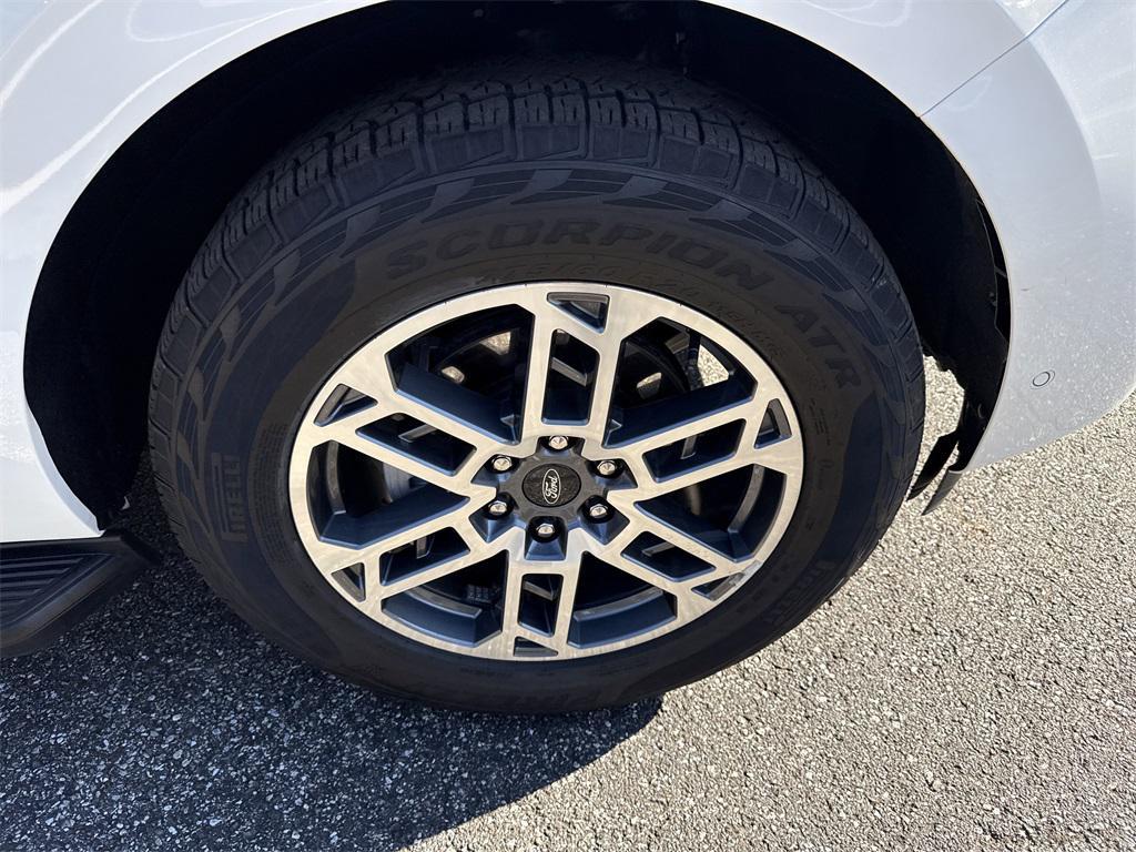 used 2025 Ford Expedition car, priced at $59,928