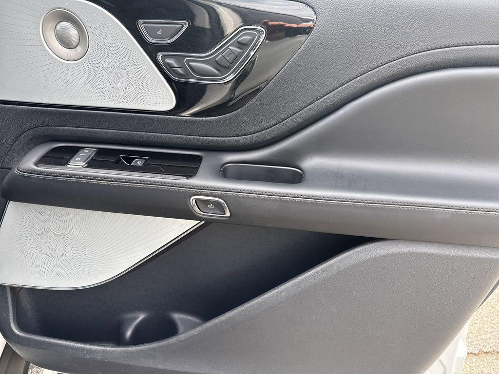 used 2025 Lincoln Aviator car, priced at $57,928