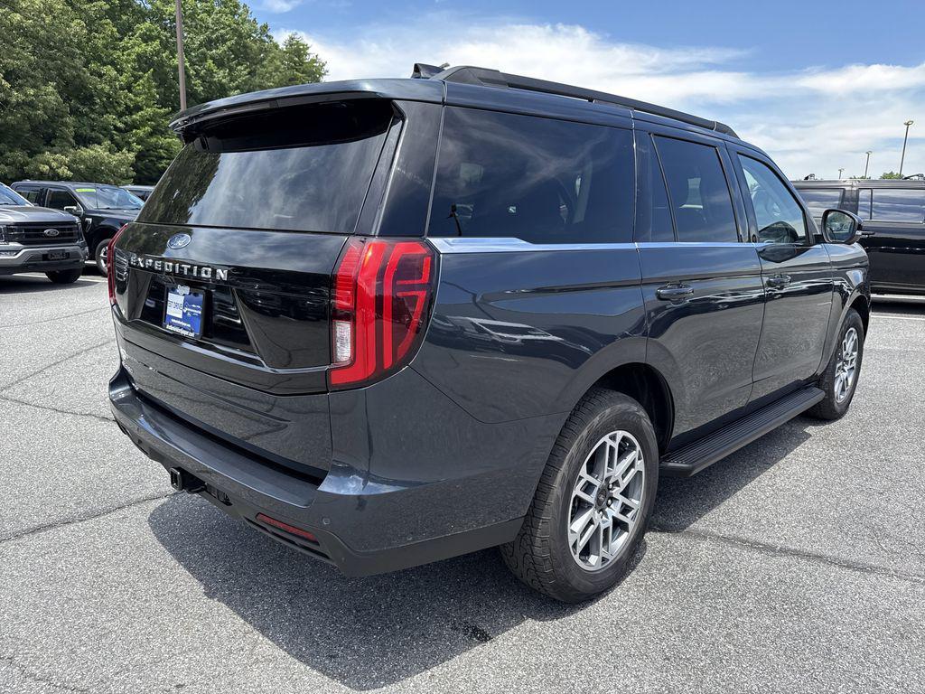 used 2025 Ford Expedition car, priced at $55,818