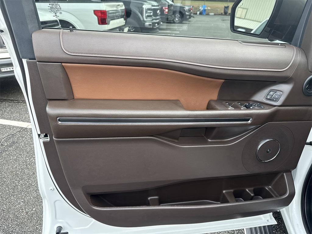 used 2022 Ford Expedition car, priced at $53,928
