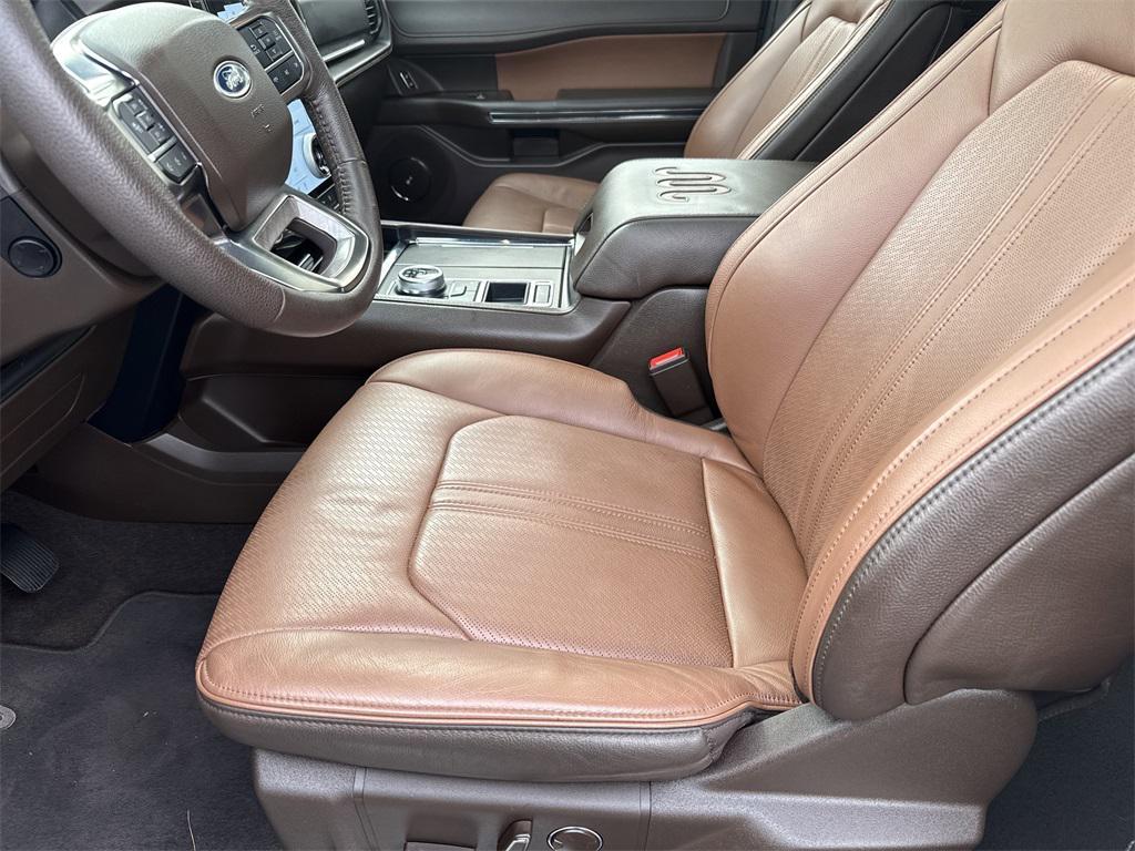 used 2022 Ford Expedition car, priced at $53,928