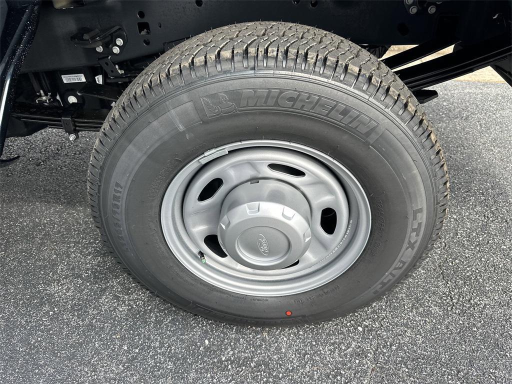 new 2025 Ford F-350 car, priced at $50,680