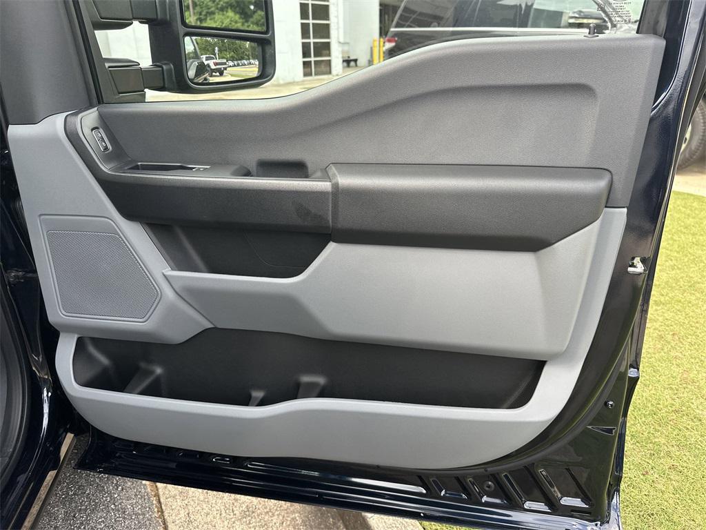 new 2025 Ford F-350 car, priced at $50,680