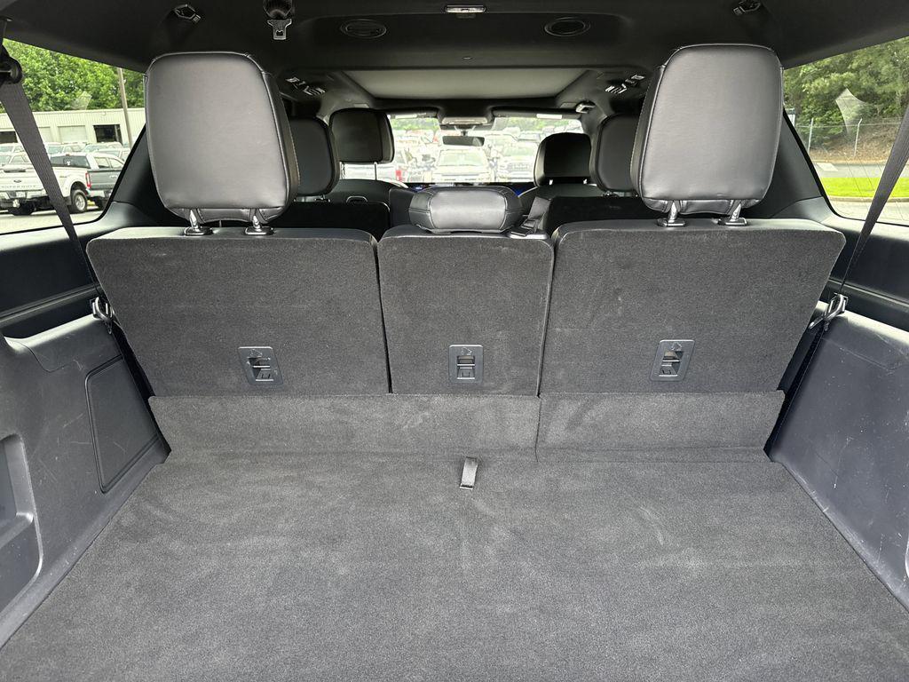 used 2025 Lincoln Navigator car, priced at $89,928