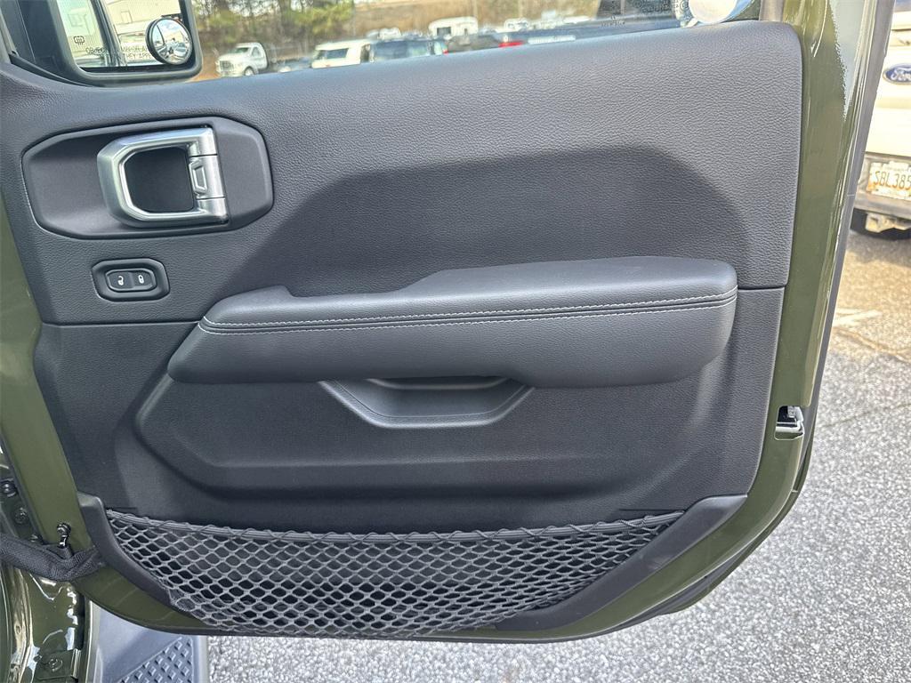 used 2022 Jeep Gladiator car, priced at $31,500