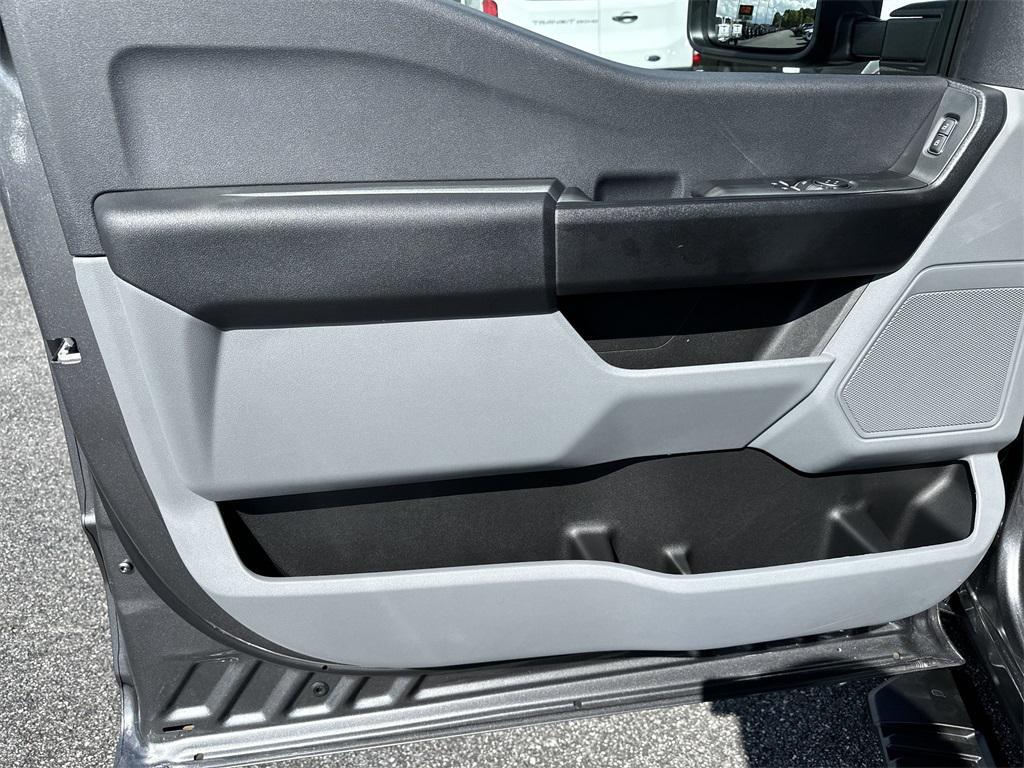 new 2025 Ford F-350 car, priced at $49,125