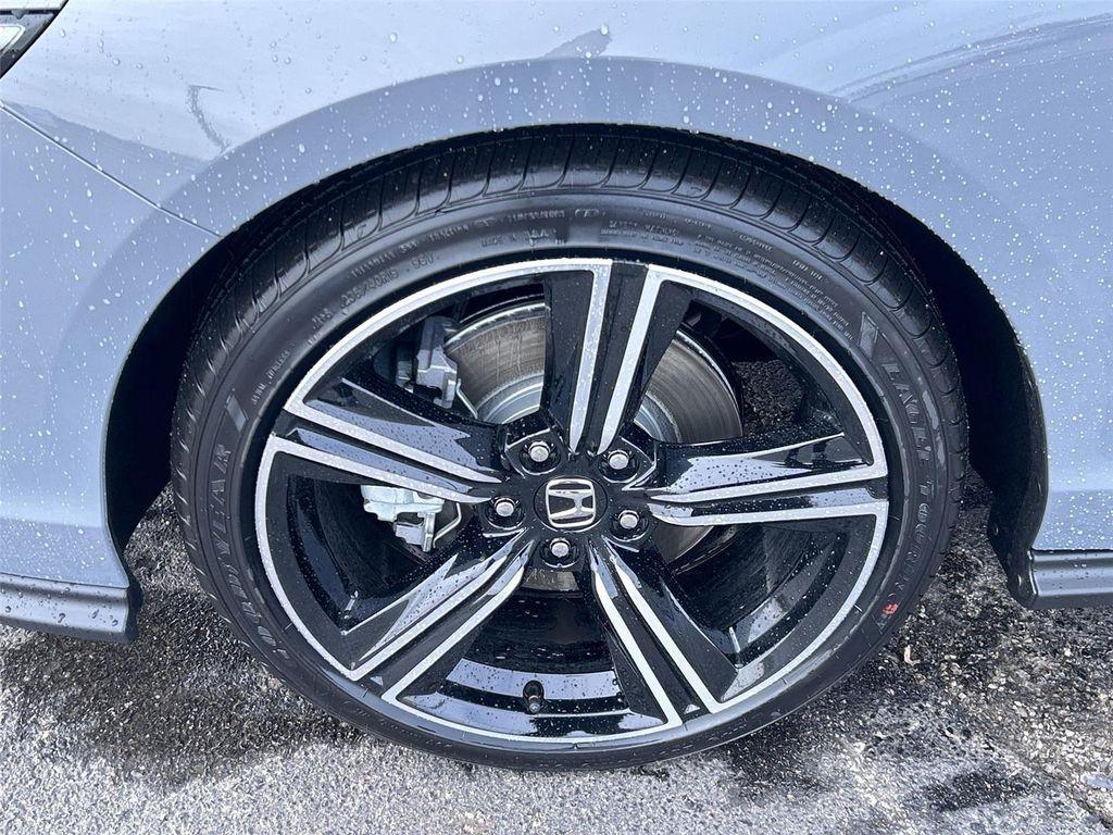 new 2025 Honda Accord Hybrid car, priced at $35,305