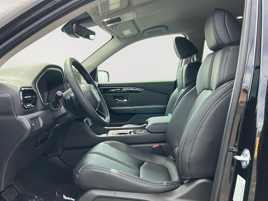 new 2026 Honda Pilot car, priced at $42,990