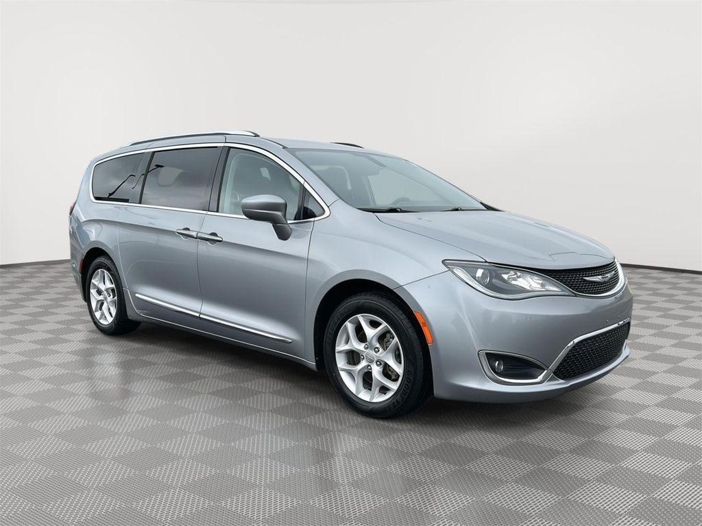 used 2018 Chrysler Pacifica car, priced at $10,600