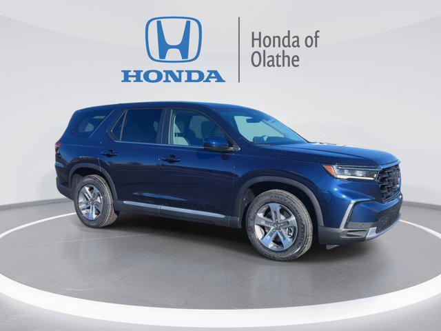 new 2025 Honda Pilot car, priced at $45,595